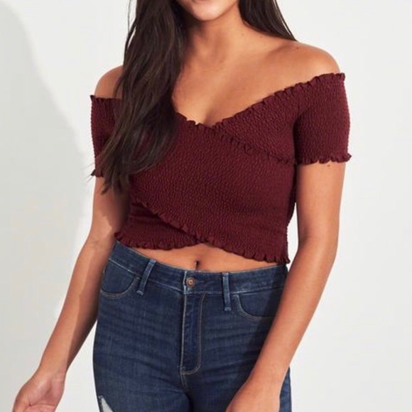 Hollister wrap off-the-shoulder crop top - Picture 4 of 4